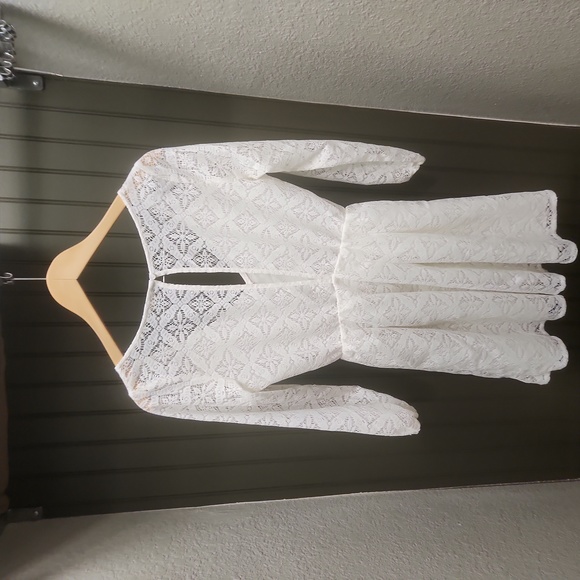 Holister lace midi dress cinch waist with lining Size Small 18 inches pit to pit - Picture 3 of 3